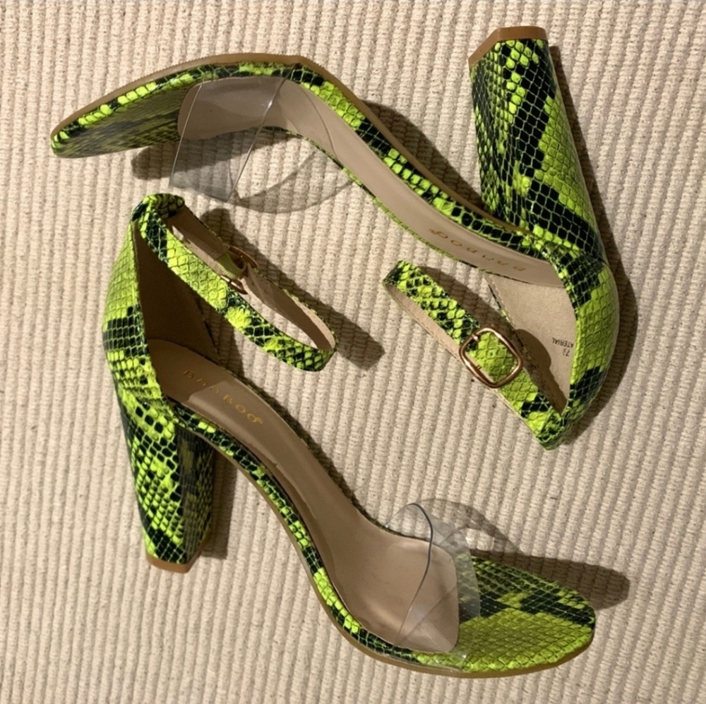 **Bamboo green snakeskin heels sz 11